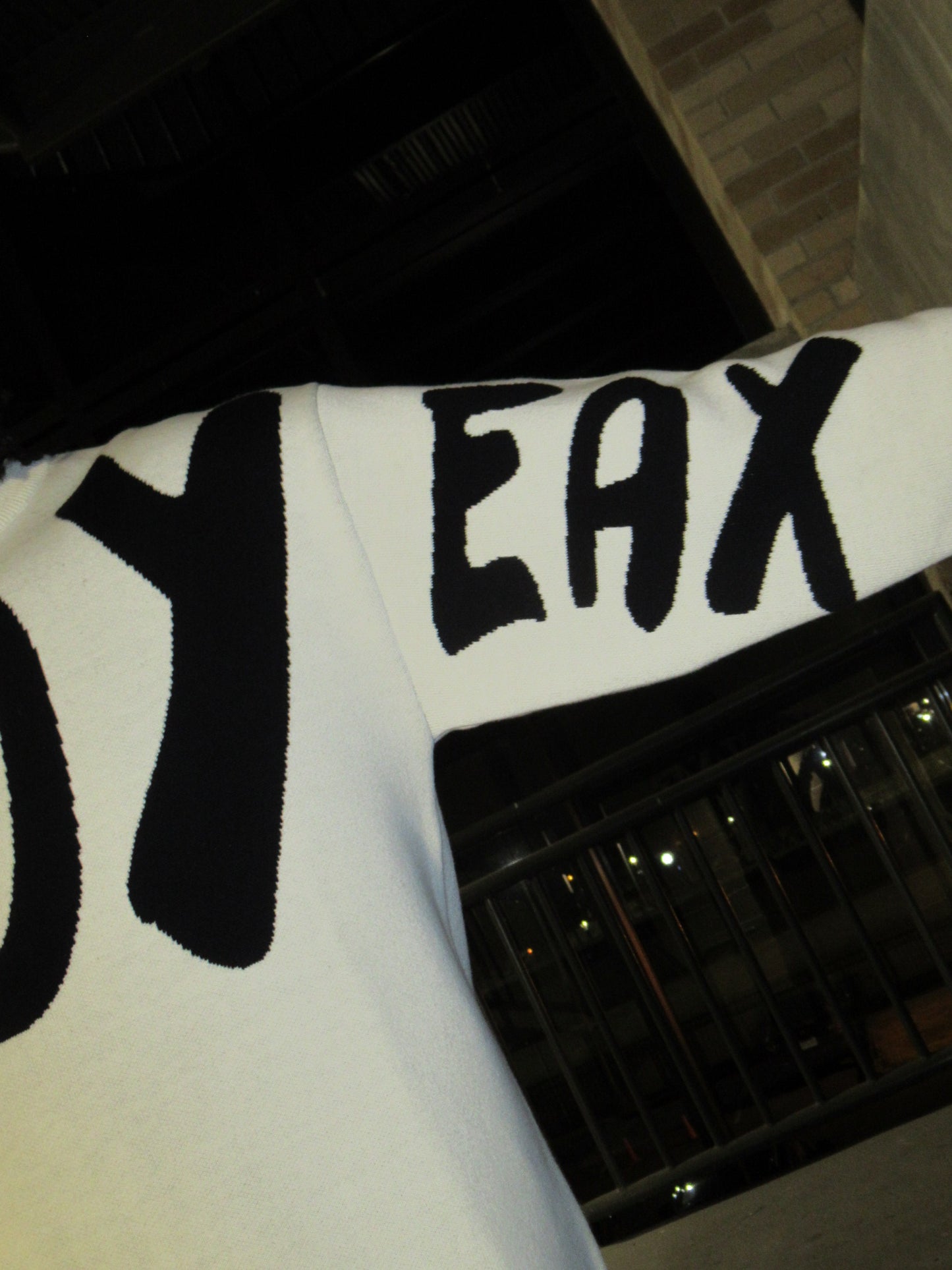Deavoyeax Sweater